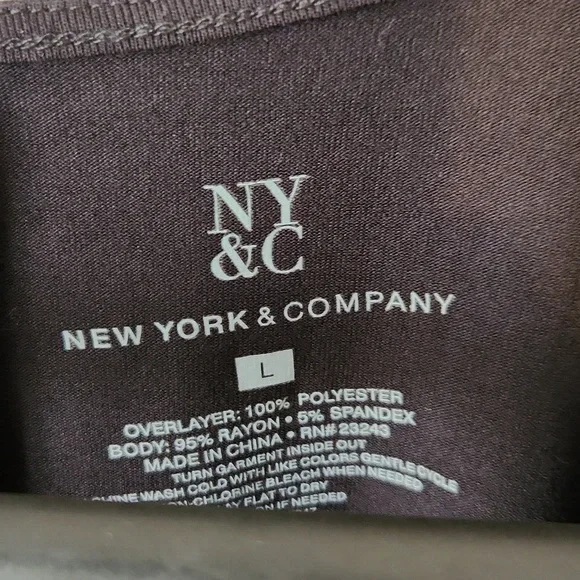 New York & Company Black with White Print Sleeveless Blouse - Large - Picture 3 of 5